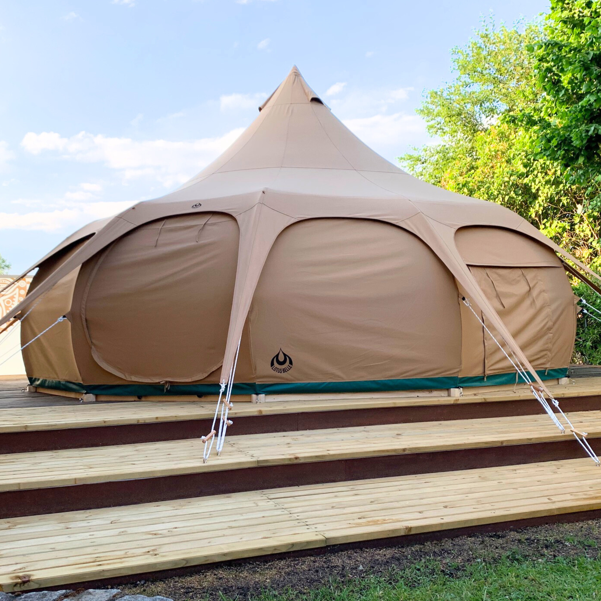 Deluxe tents deals